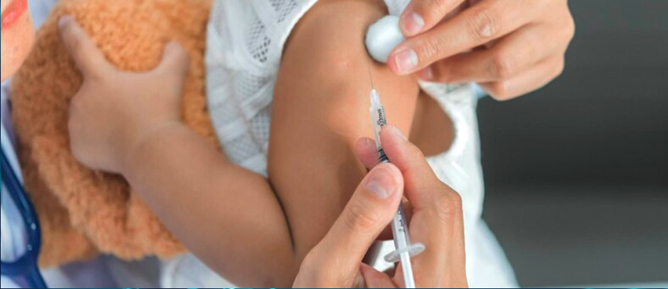 La fiebre luego de vacunar al bebé: qué hacer para controlarla en los casos poco habituales en los que se presenta
