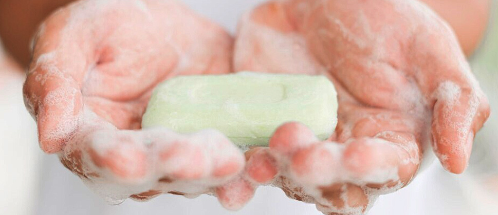¿Por qué no se recomienda utilizar jabón antibacterial en el día a día?